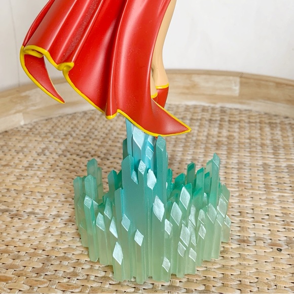 DC Direct Supergirl Mini Statue by Michael Turner - Picture 8 of 14